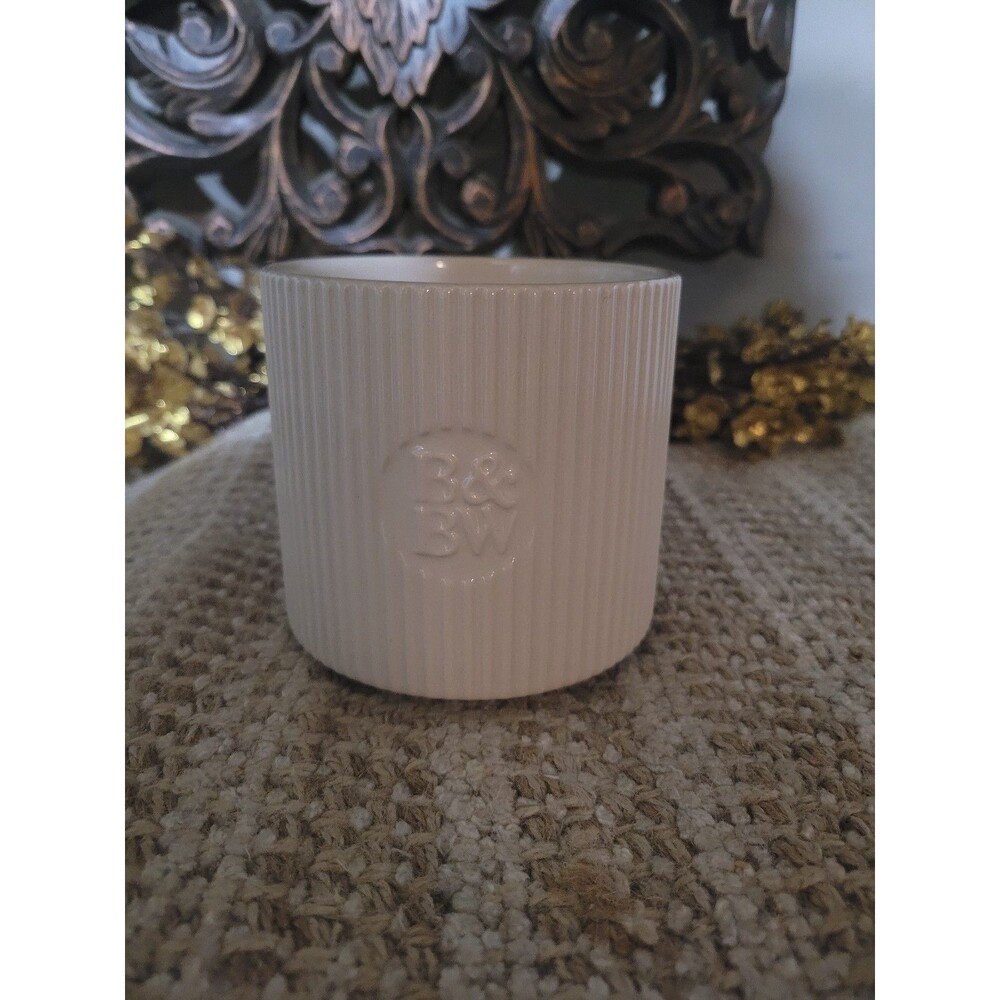 Vanilla Bean - Bath and Body Works 3-wick Candle Ceramic Jar